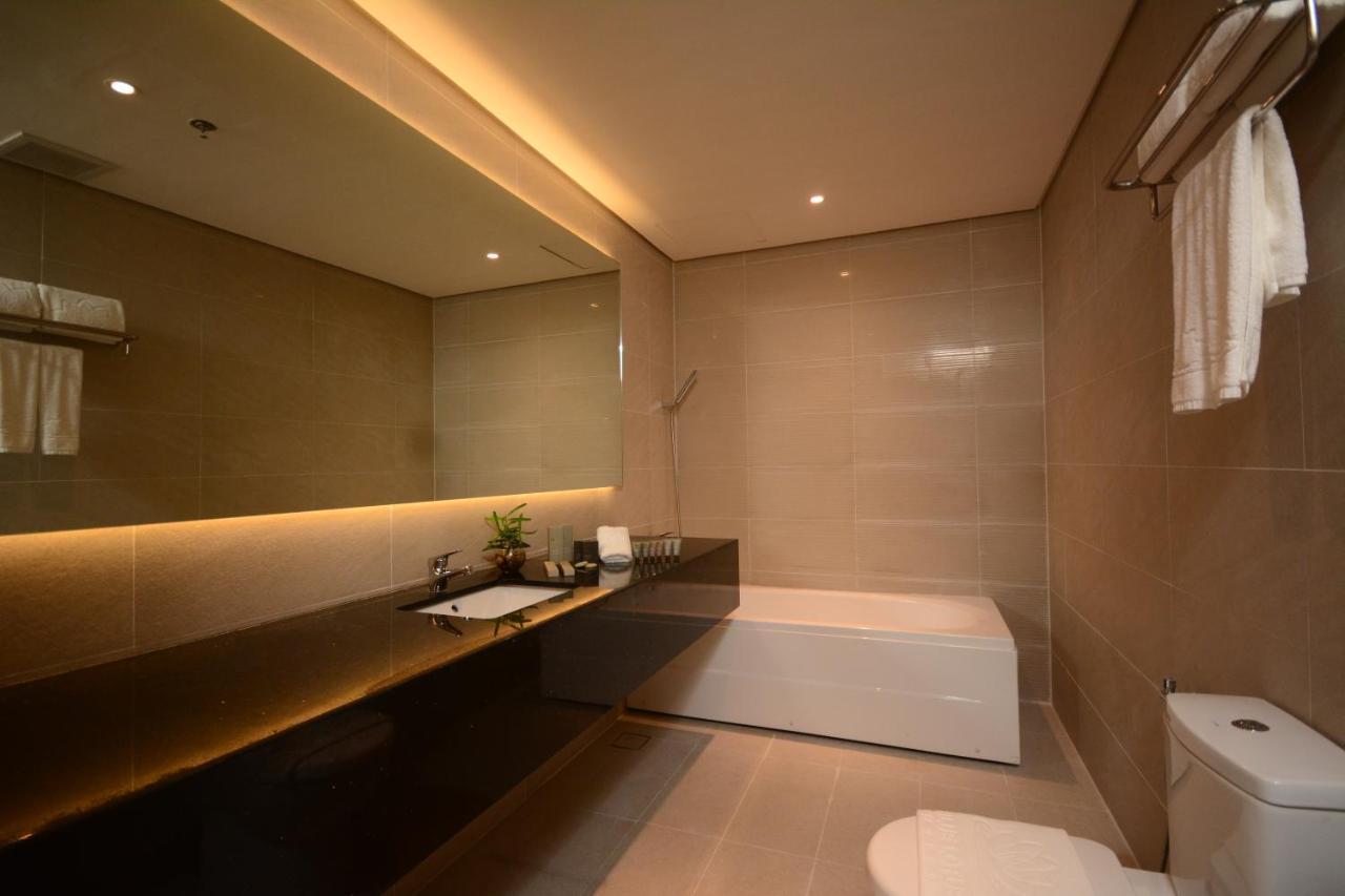 Davao City Blue Lotus Hotel מראה חיצוני תמונה